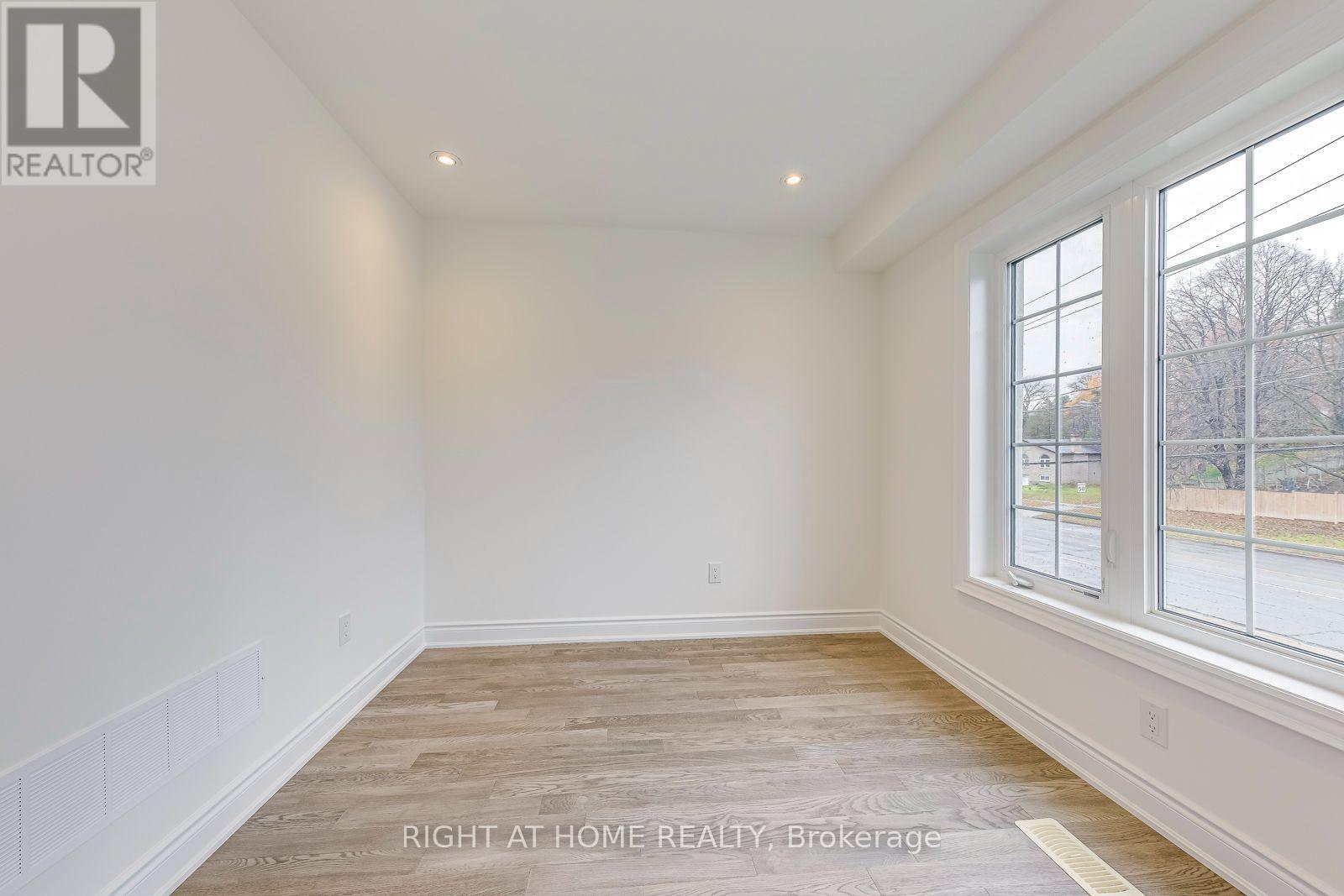 2579 Islington Avenue, Toronto, Ontario  M9V 4A2 - Photo 19 - W13670064