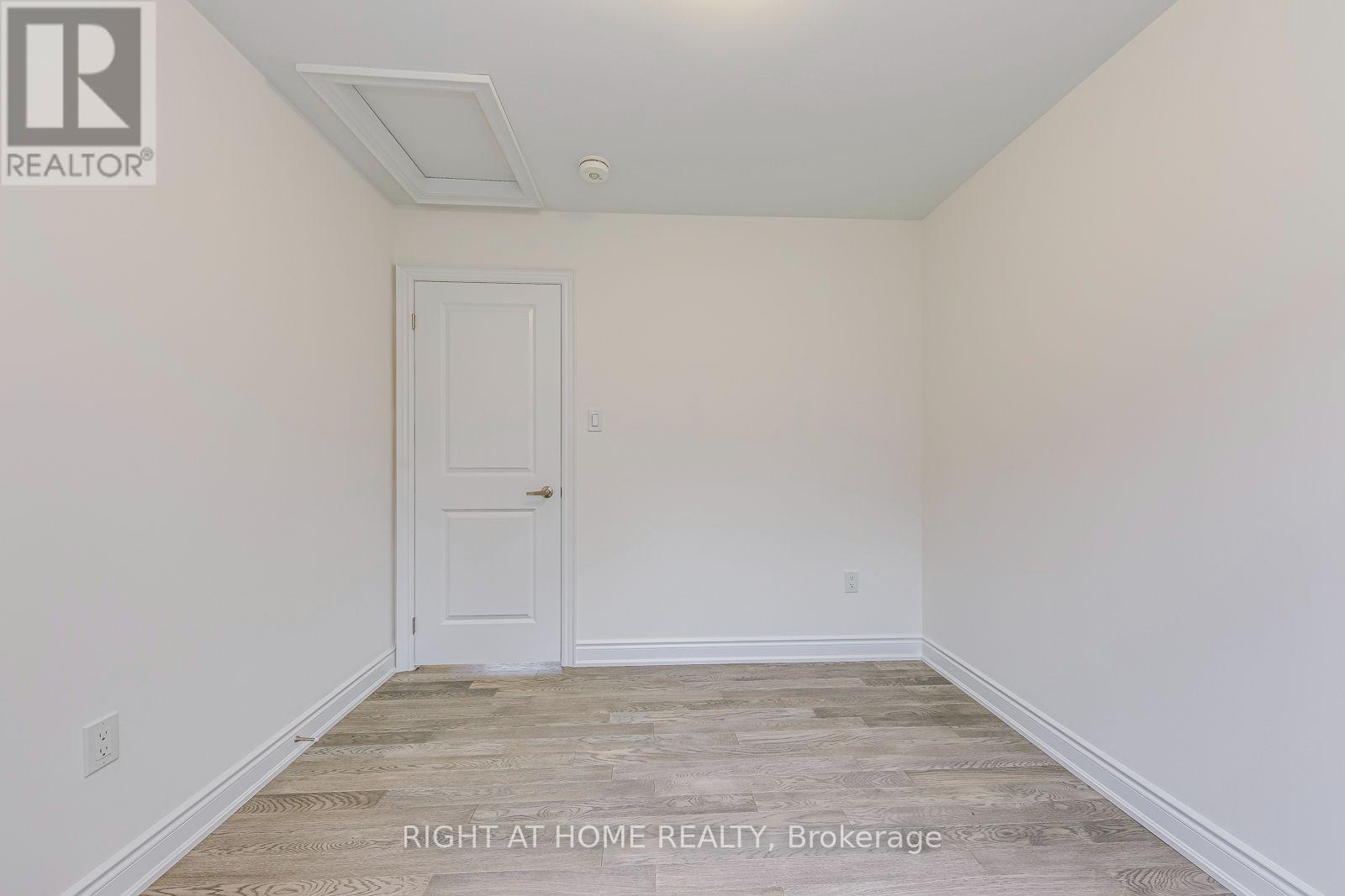 2581 Islington Avenue, Toronto, Ontario  M9V 4A2 - Photo 33 - W13670074