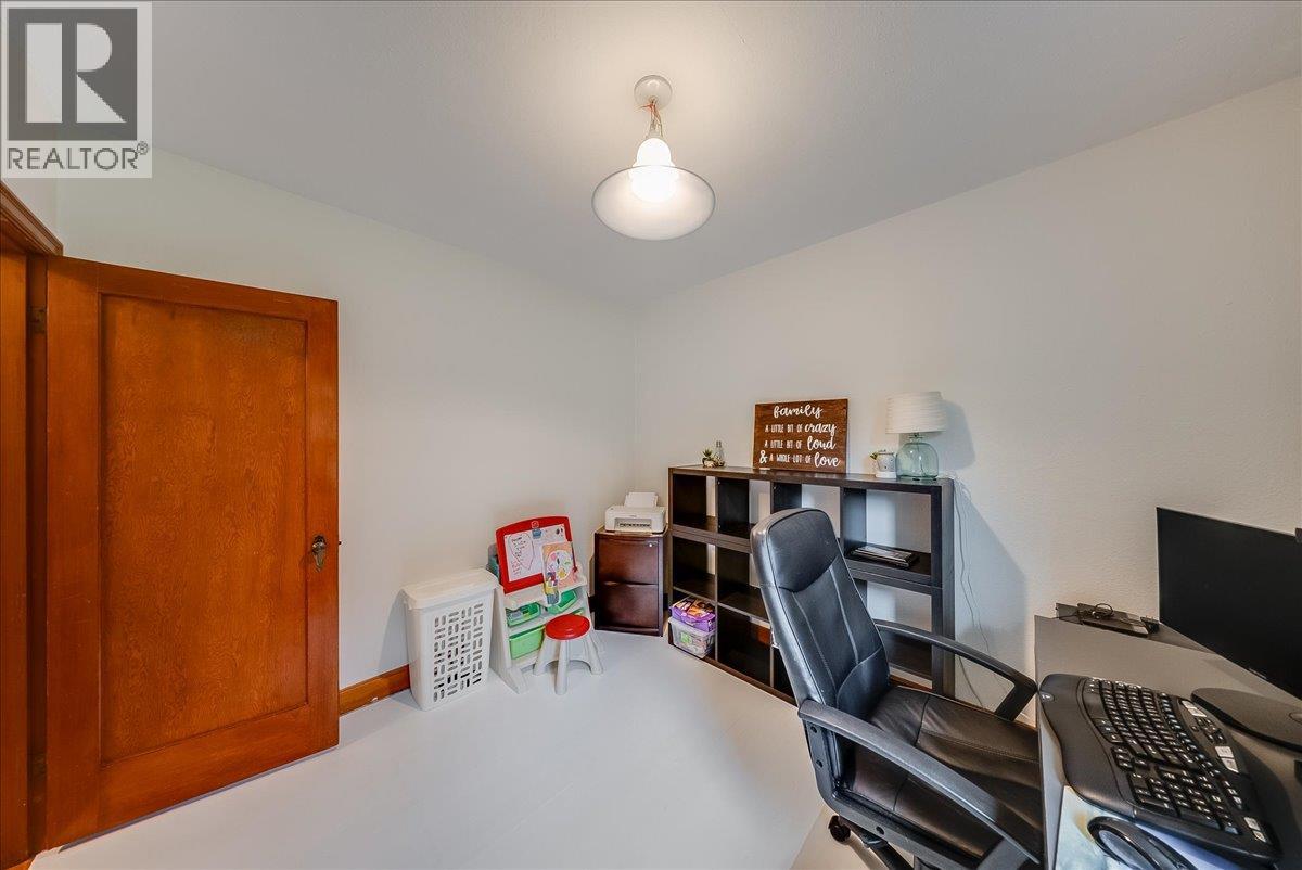 2250 Eighth Avenue, Trail, British Columbia  V1R 3E3 - Photo 13 - 10393487