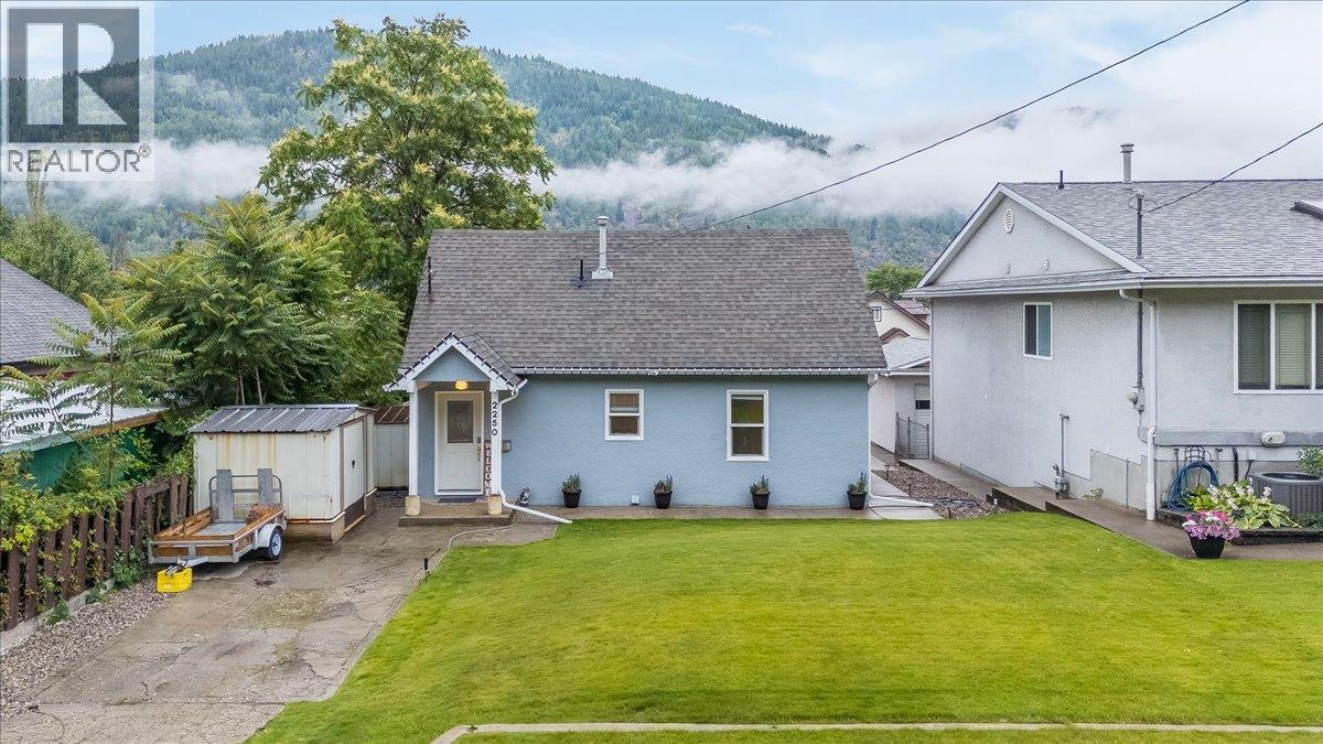 2250 Eighth Avenue, Trail, British Columbia