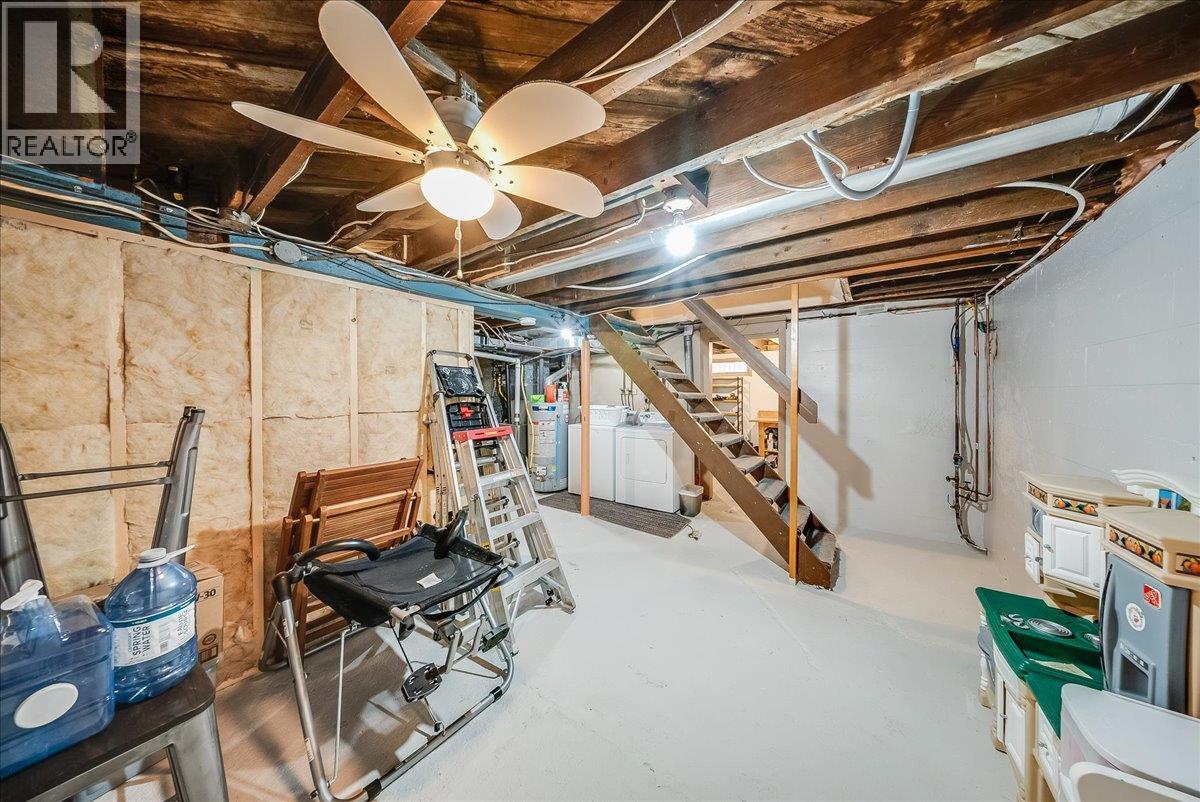 2250 Eighth Avenue, Trail, British Columbia  V1R 3E3 - Photo 19 - 10393487