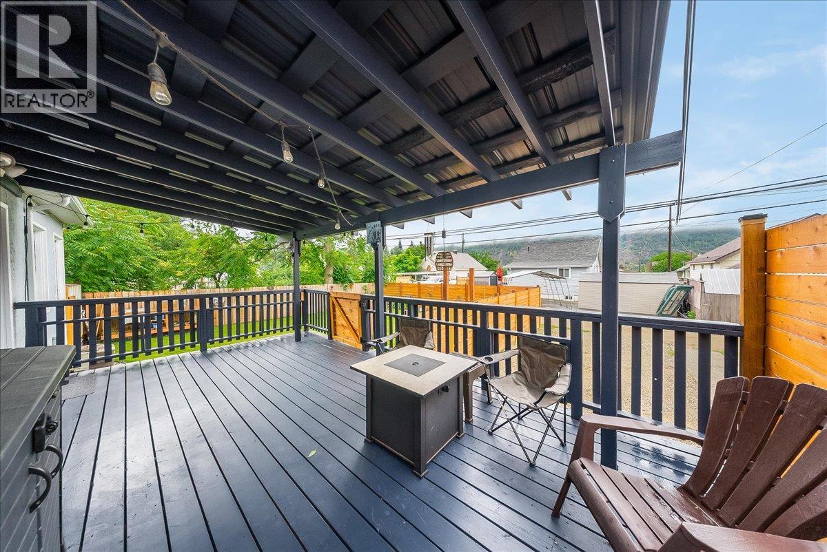 2250 Eighth Avenue, Trail, British Columbia  V1R 3E3 - Photo 31 - 10393487