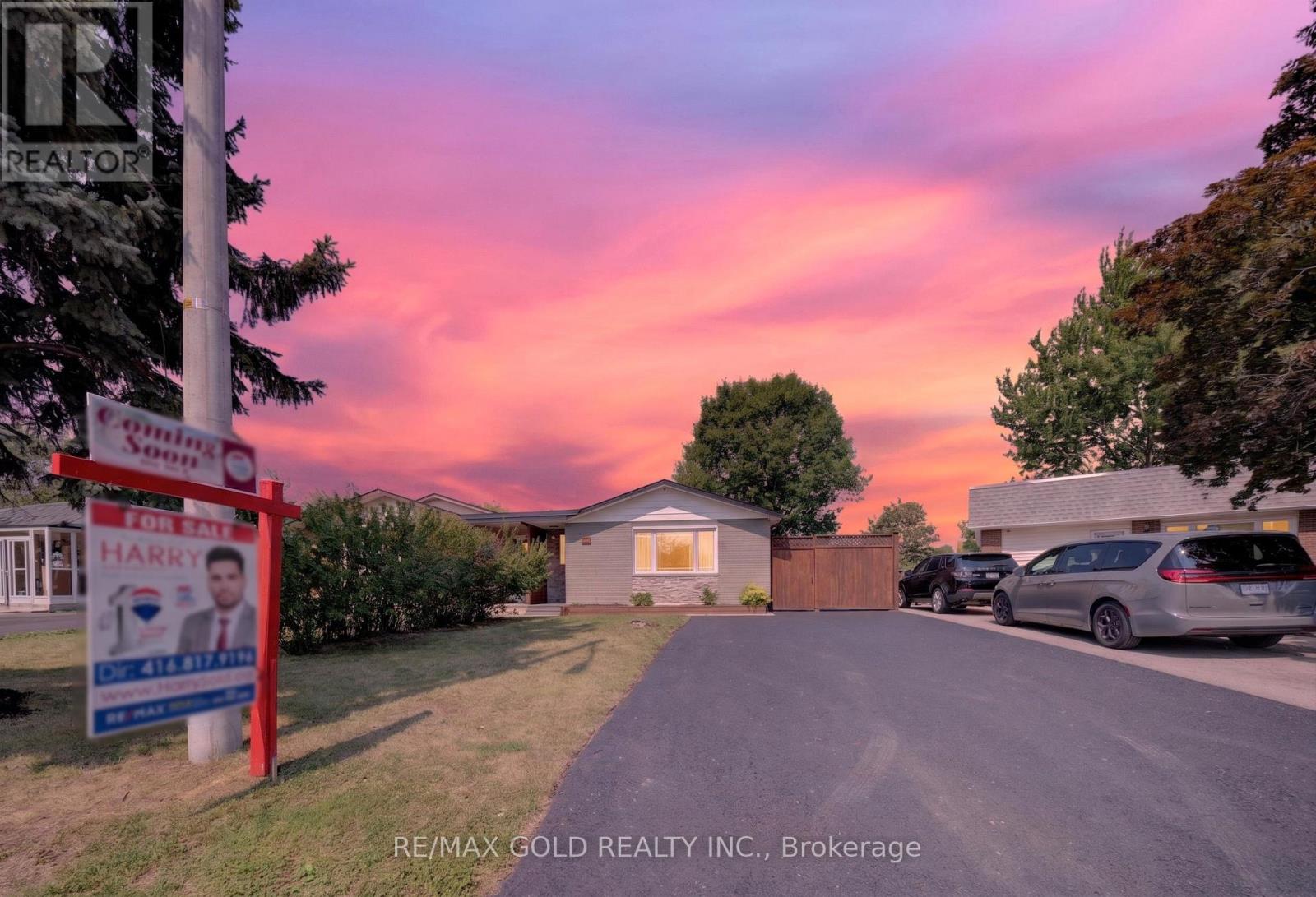 22 DEESIDE CRESCENT, Brampton, Ontario