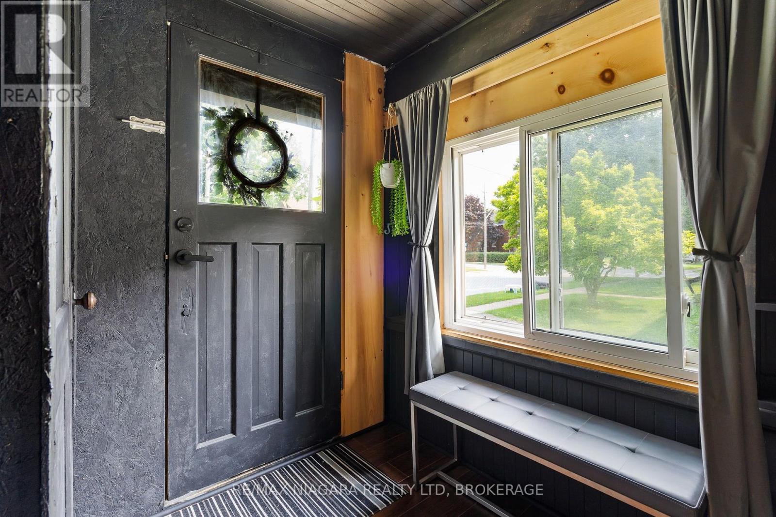 214 Kent Street, Port Colborne, Ontario L3K 3A1 - Photo 4 - X13672276