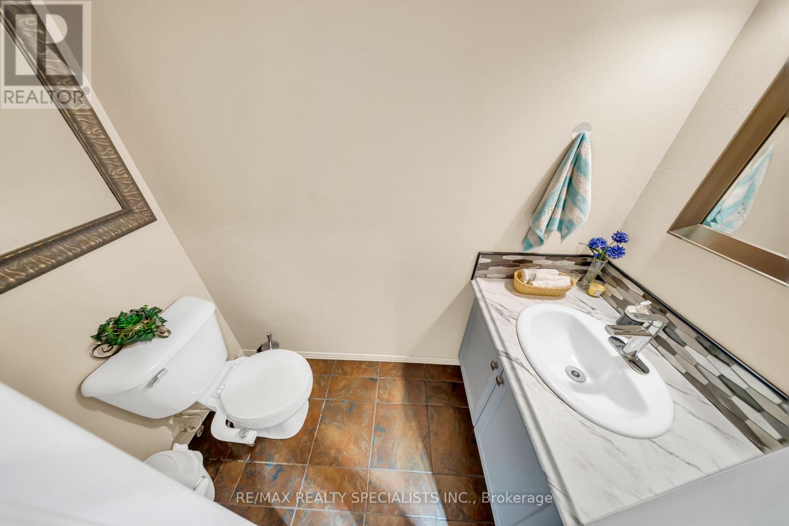 17 Buckthorn Crescent W, Guelph, Ontario  N1E 7C3 - Photo 18 - X13670336