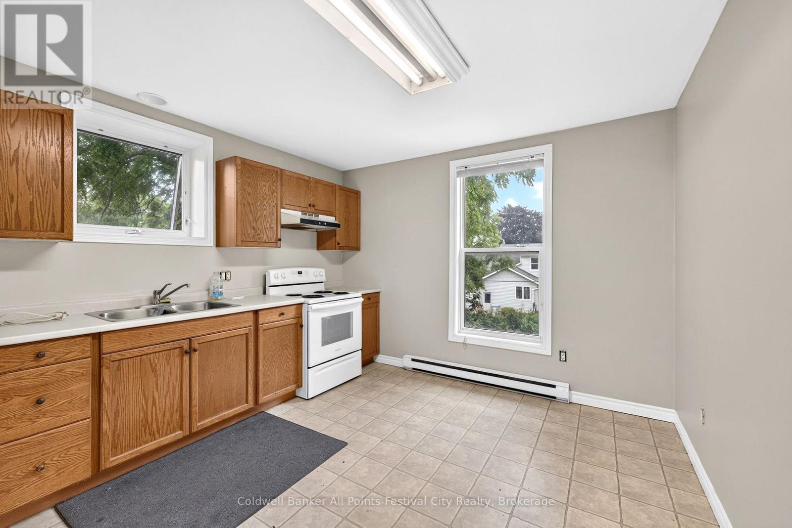47 Elgin Avenue W, Goderich, Ontario  N7A 2E1 - Photo 10 - X13561448