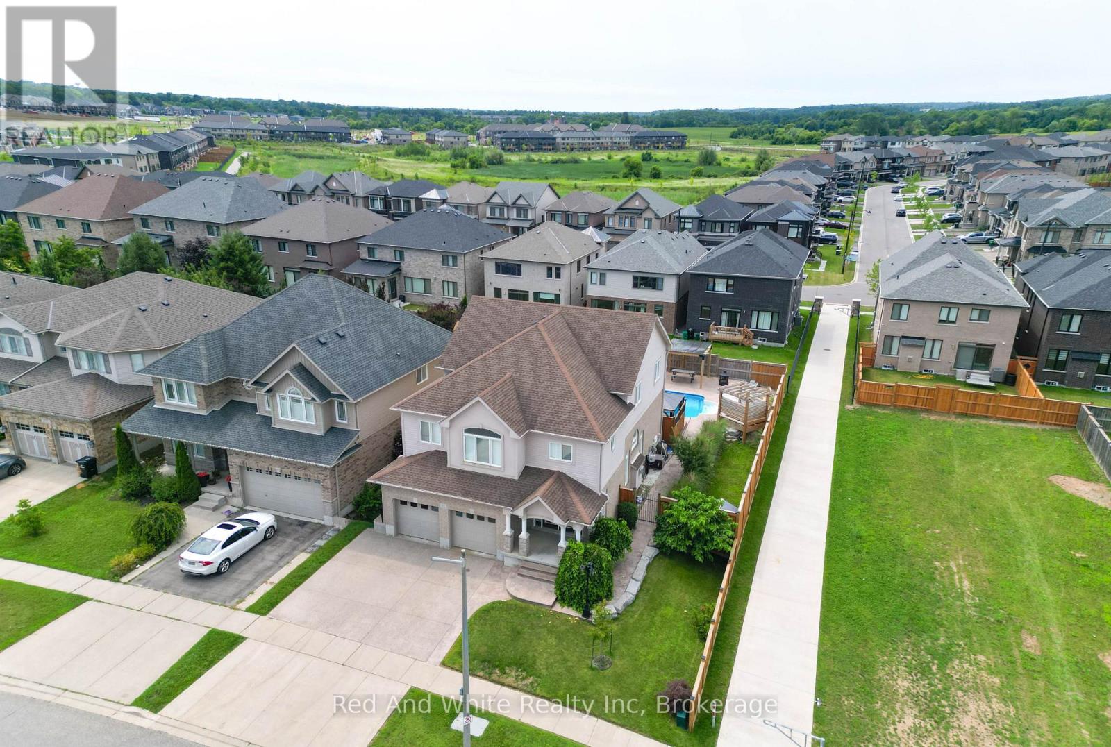 167 Westcliff Way, Cambridge, Ontario N1S 0A1 - Photo 2 - X13656156