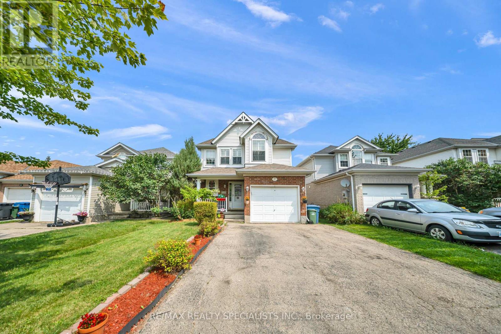 17 Buckthorn Crescent W, Guelph, Ontario  N1E 7C3 - Photo 3 - X13670336