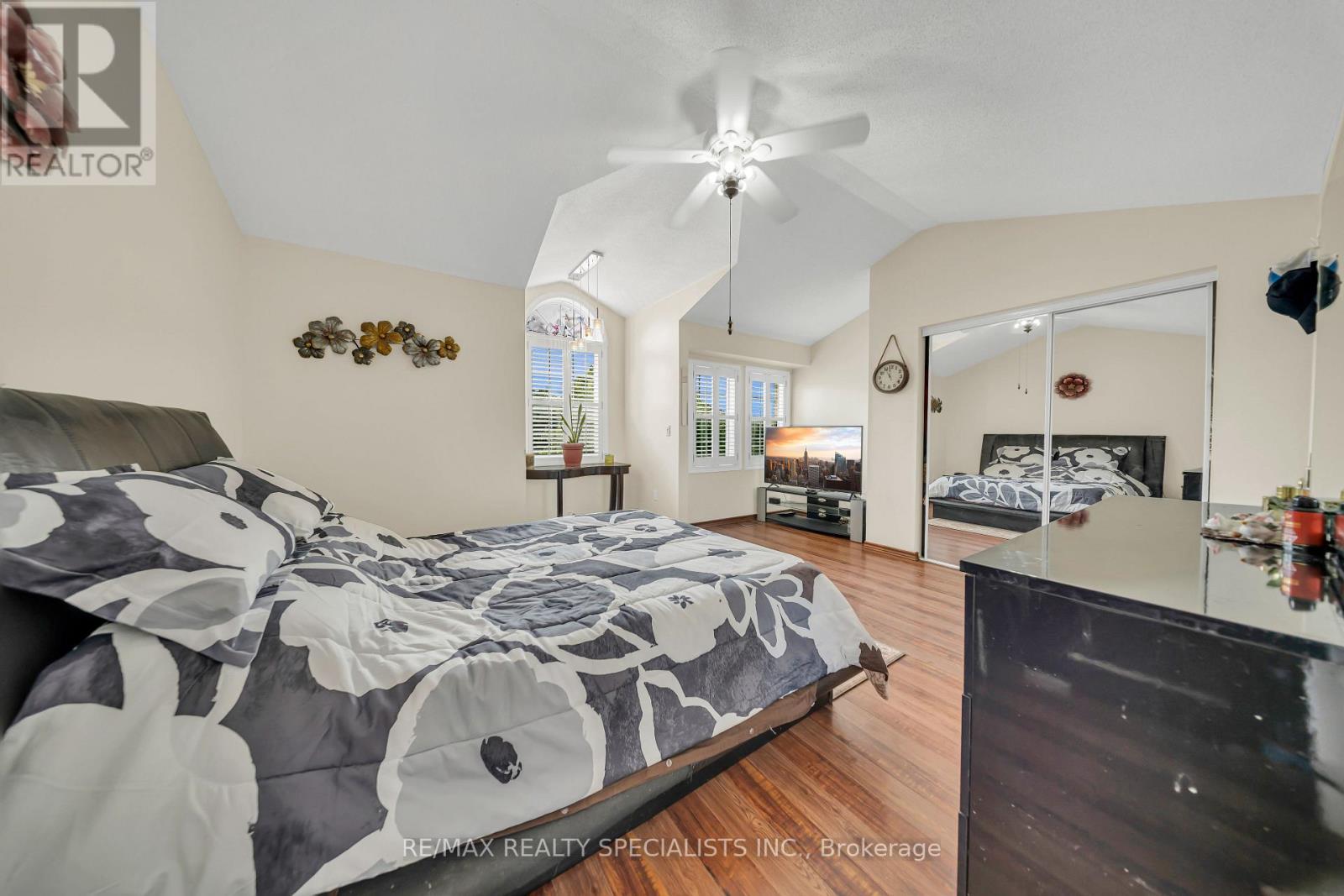 17 Buckthorn Crescent W, Guelph, Ontario  N1E 7C3 - Photo 23 - X13670336