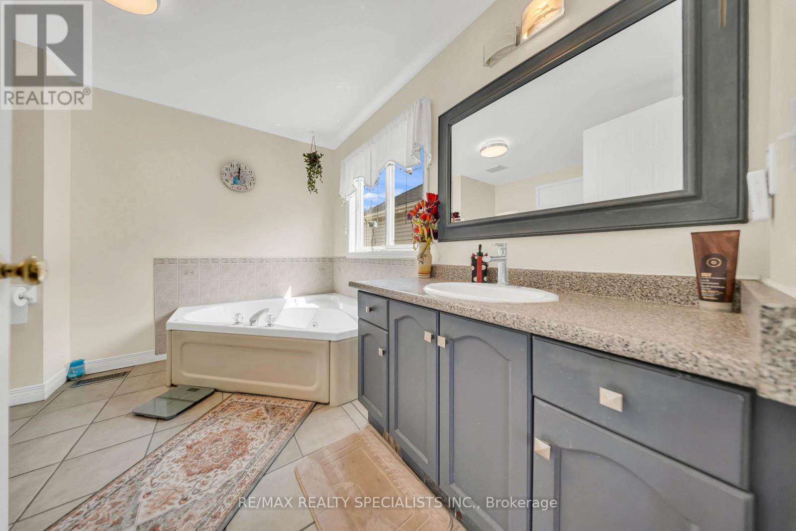 17 Buckthorn Crescent W, Guelph, Ontario  N1E 7C3 - Photo 24 - X13670336