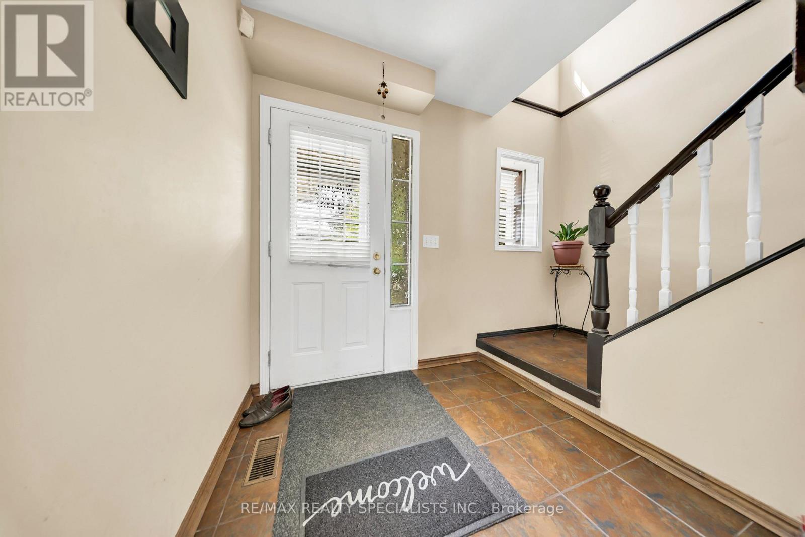 17 Buckthorn Crescent W, Guelph, Ontario  N1E 7C3 - Photo 6 - X13670336