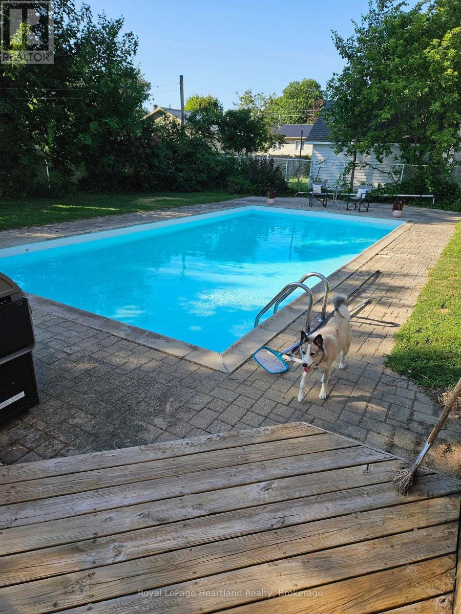 638 Havelock Street, Huron-Kinloss, Ontario N0G 2H0 - Photo 30 - X13670398