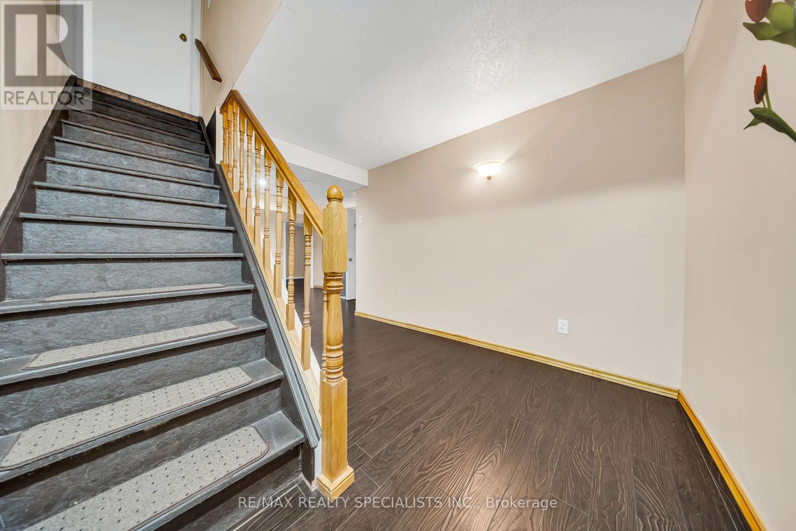 17 Buckthorn Crescent W, Guelph, Ontario  N1E 7C3 - Photo 31 - X13670336