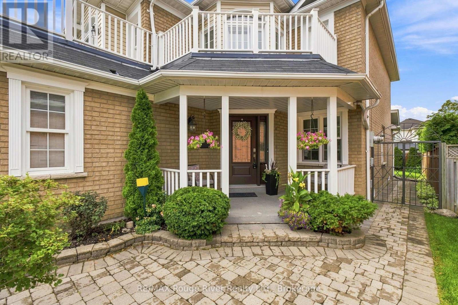 26 Woodlands Avenue, Whitby, Ontario  L1R 2S9 - Photo 2 - E13672320