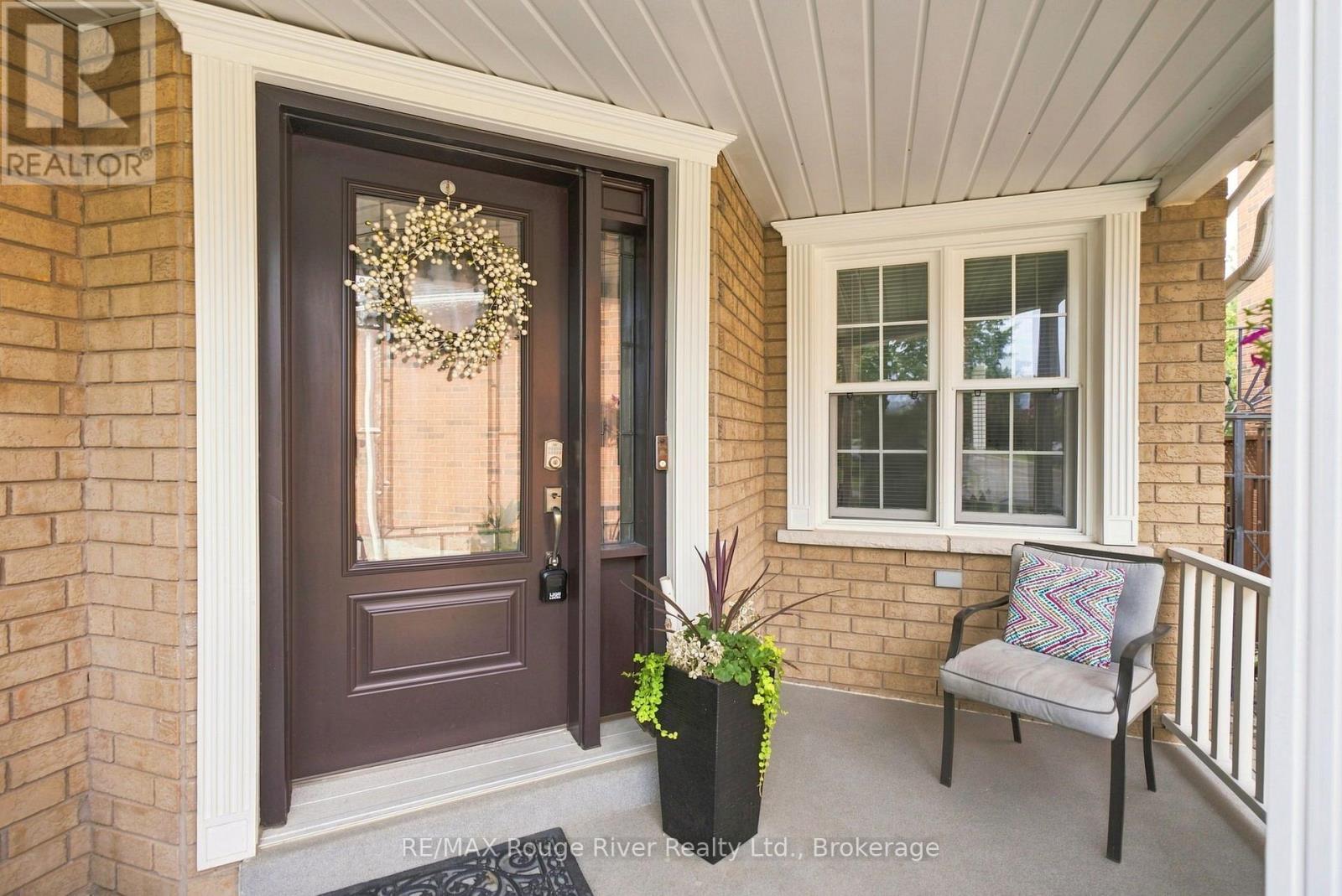 26 Woodlands Avenue, Whitby, Ontario  L1R 2S9 - Photo 3 - E13672320
