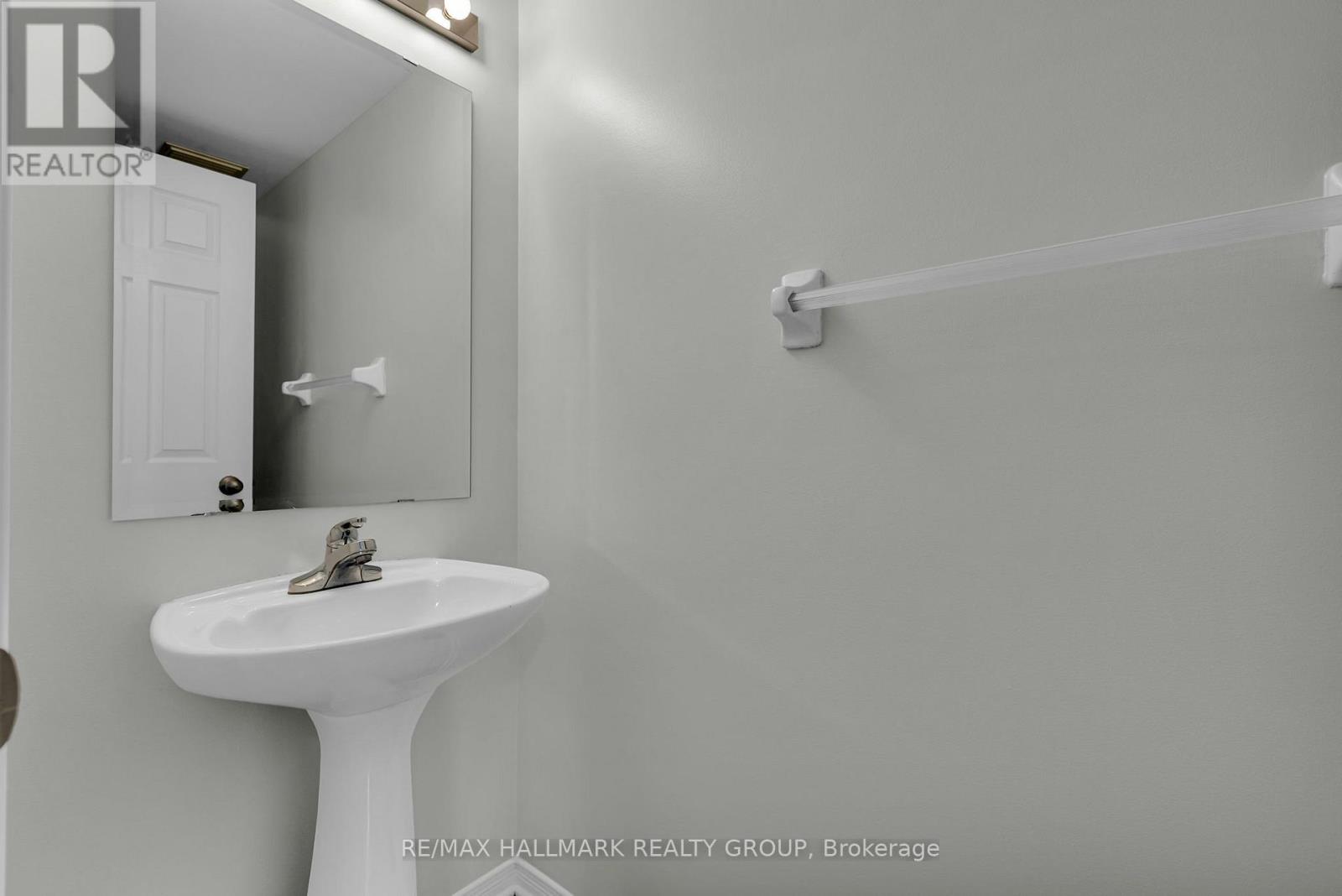 146 College Circle, Ottawa, Ontario K1K 4S1 - Photo 4 - X13670294