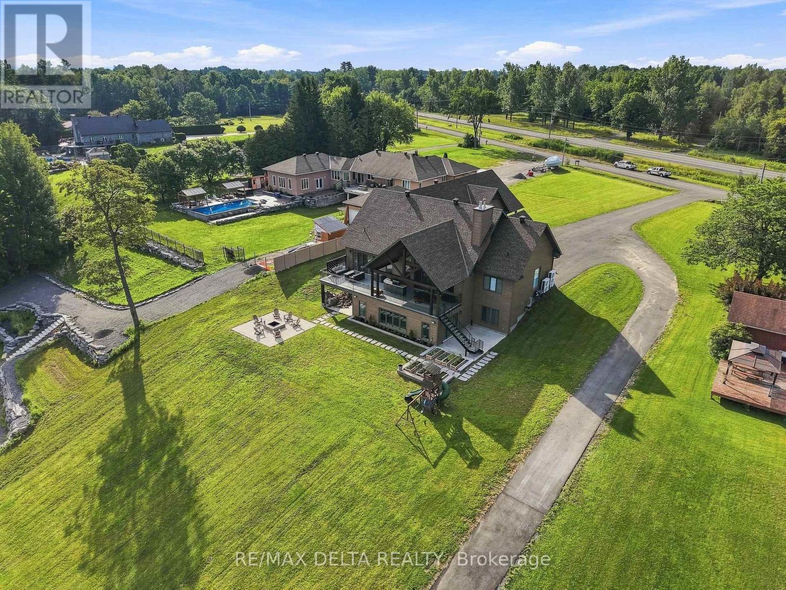 3815 Old Highway 17 Road, Clarence-Rockland, Ontario K4K 1W2 - Photo 3 - X13670410