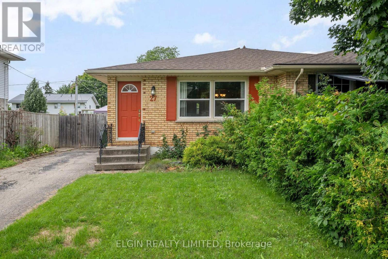 27 Vanier Place, St. Thomas, Ontario  N5R 5L2 - Photo 2 - X13672224