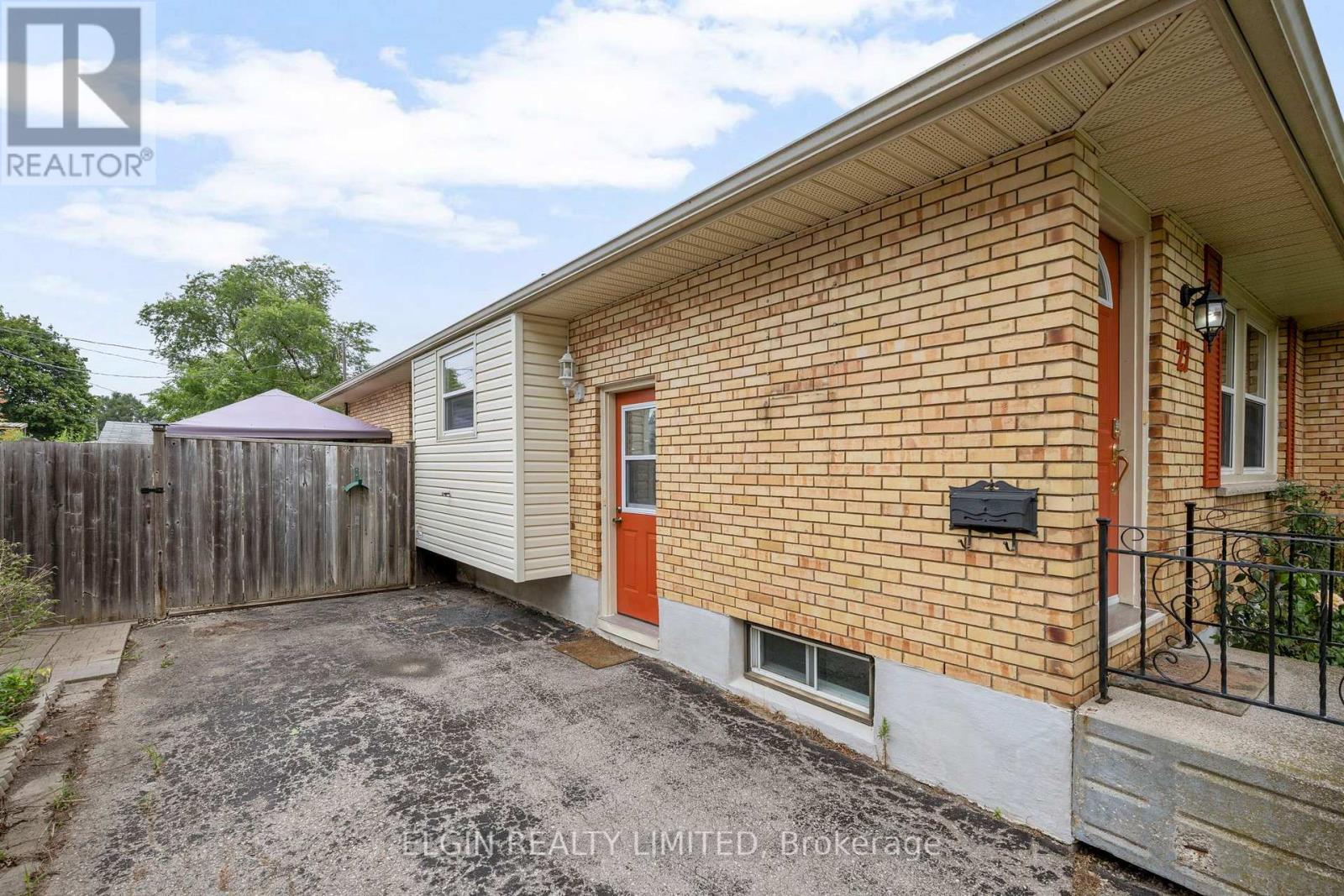 27 Vanier Place, St. Thomas, Ontario  N5R 5L2 - Photo 3 - X13672224