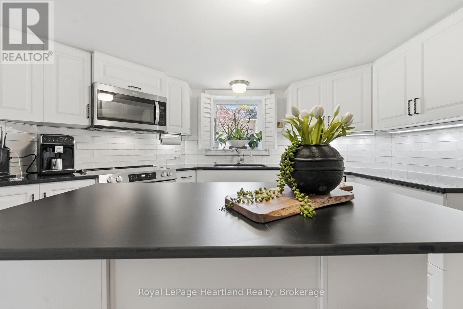 100 - 5 Cobourg Street, Goderich (Goderich (Town)), Ontario  N7A 2J1 - Photo 23 - X13672216