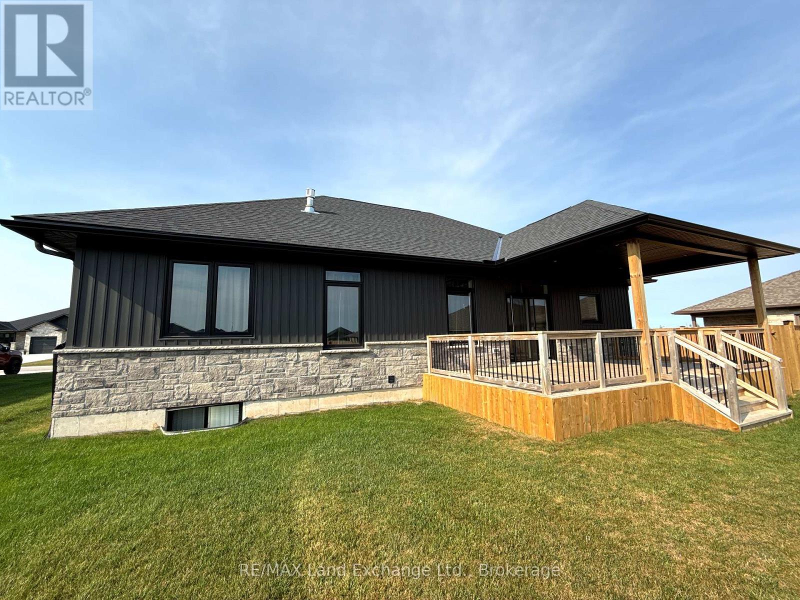 23 Mctavish Crescent, Huron-Kinloss, Ontario  N0G 2R0 - Photo 4 - X13672412