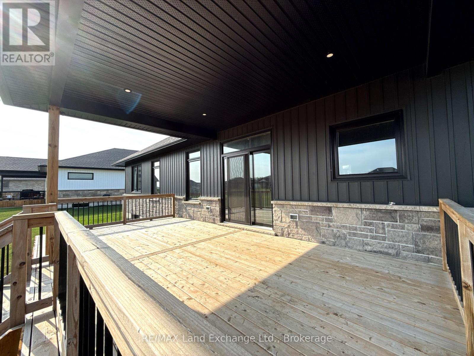 23 Mctavish Crescent, Huron-Kinloss, Ontario  N0G 2R0 - Photo 5 - X13672412