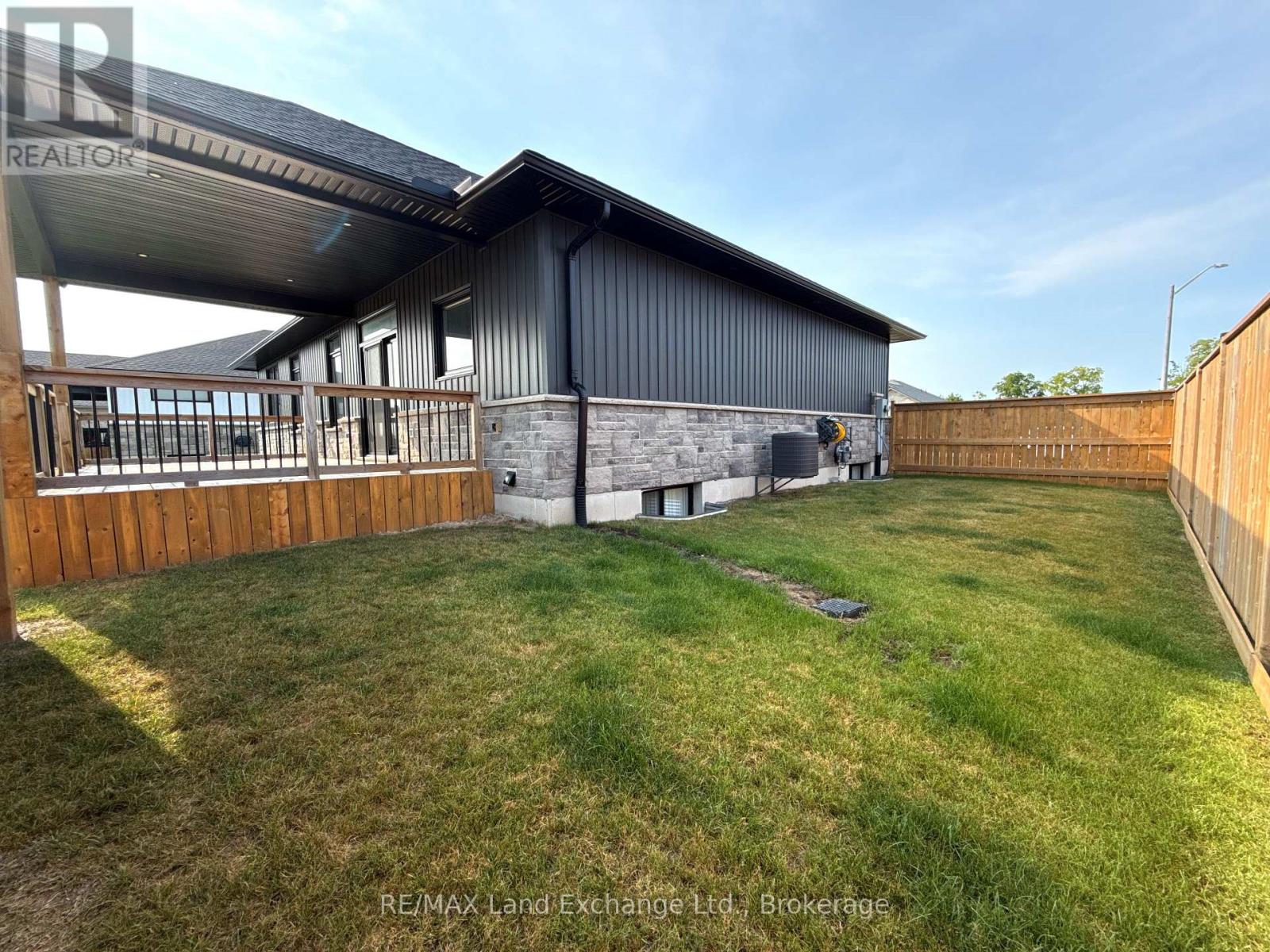 23 Mctavish Crescent, Huron-Kinloss, Ontario  N0G 2R0 - Photo 6 - X13672412