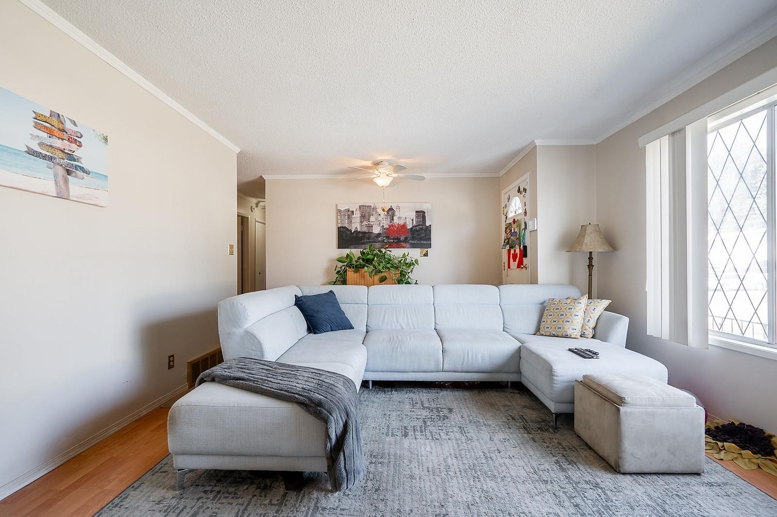2049 Lynden Street, Abbotsford, British Columbia  V2T 3B6 - Photo 3 - R3155015