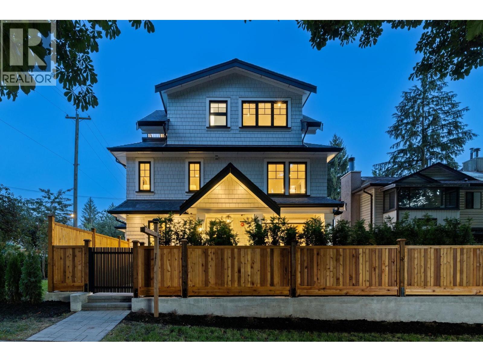 588 E 10TH AVENUE, Vancouver, British Columbia