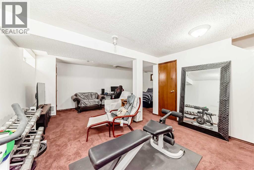 163 Shannon Circle SW, Calgary, Alberta  T2Y 2L1 - Photo 34 - A2319752