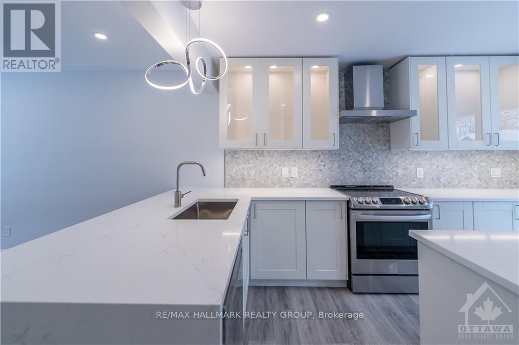 759 Adams Avenue, Ottawa, Ontario  K1G 2Y1 - Photo 2 - X13672382