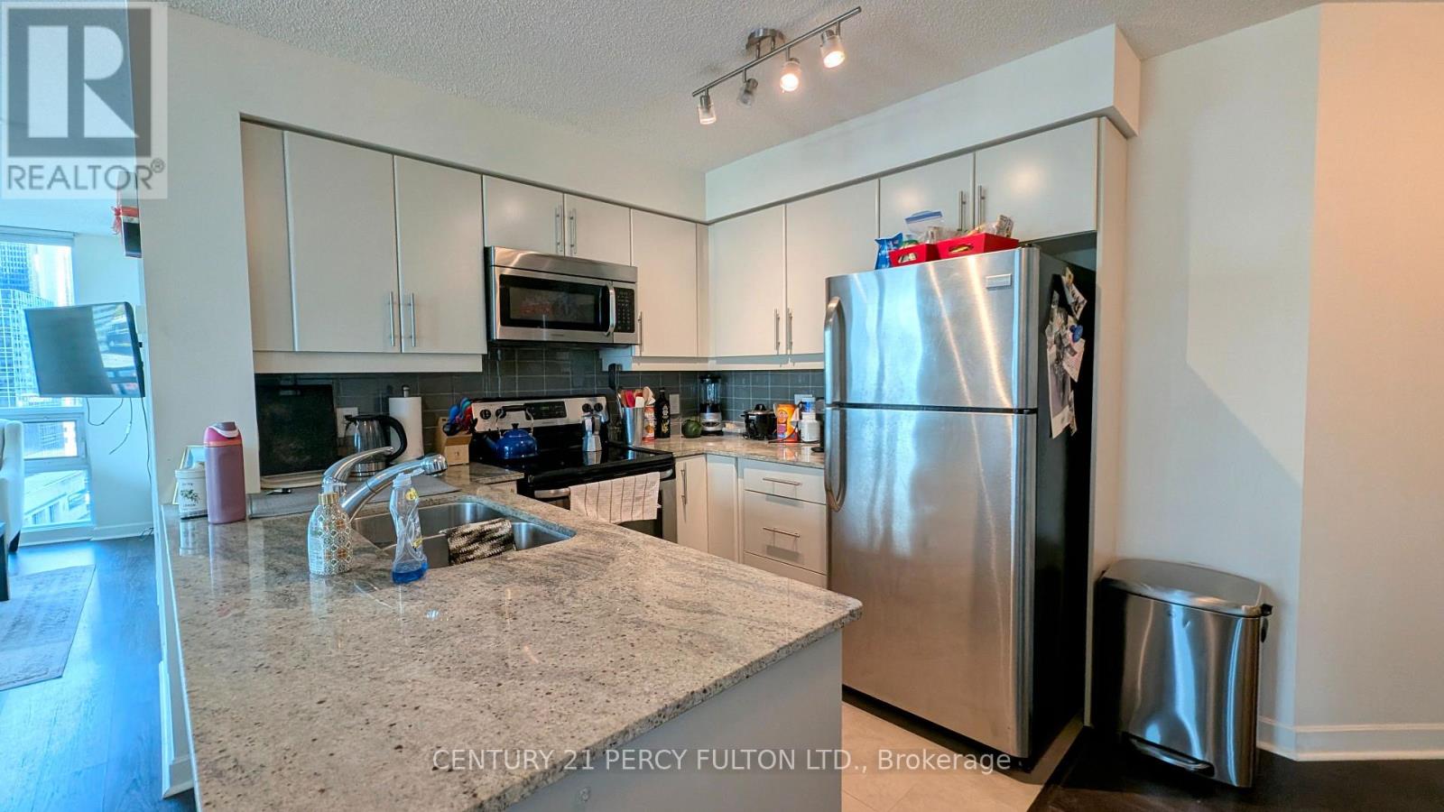 1303 - 33 Bay Street, Toronto, Ontario  M5J 2Z3 - Photo 2 - C13672164