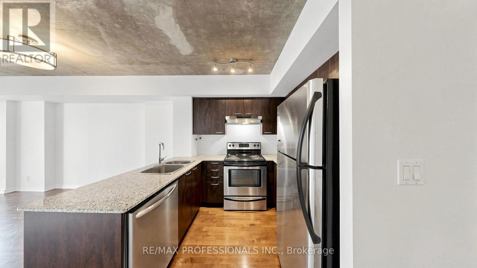 2008 - 22 Wellesley Street E, Toronto, Ontario  M4Y 1G3 - Photo 13 - C13672274
