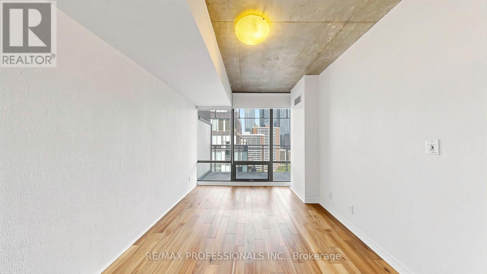 2008 - 22 Wellesley Street E, Toronto, Ontario  M4Y 1G3 - Photo 17 - C13672274