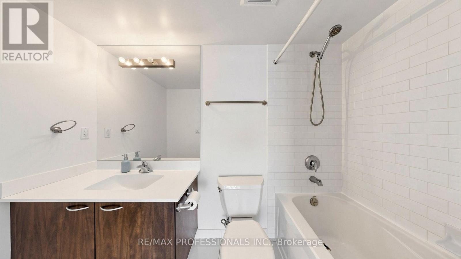 2008 - 22 Wellesley Street E, Toronto, Ontario  M4Y 1G3 - Photo 20 - C13672274