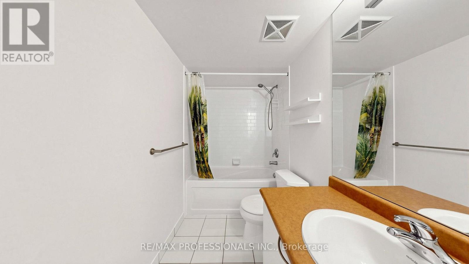 2008 - 22 Wellesley Street E, Toronto, Ontario  M4Y 1G3 - Photo 24 - C13672274