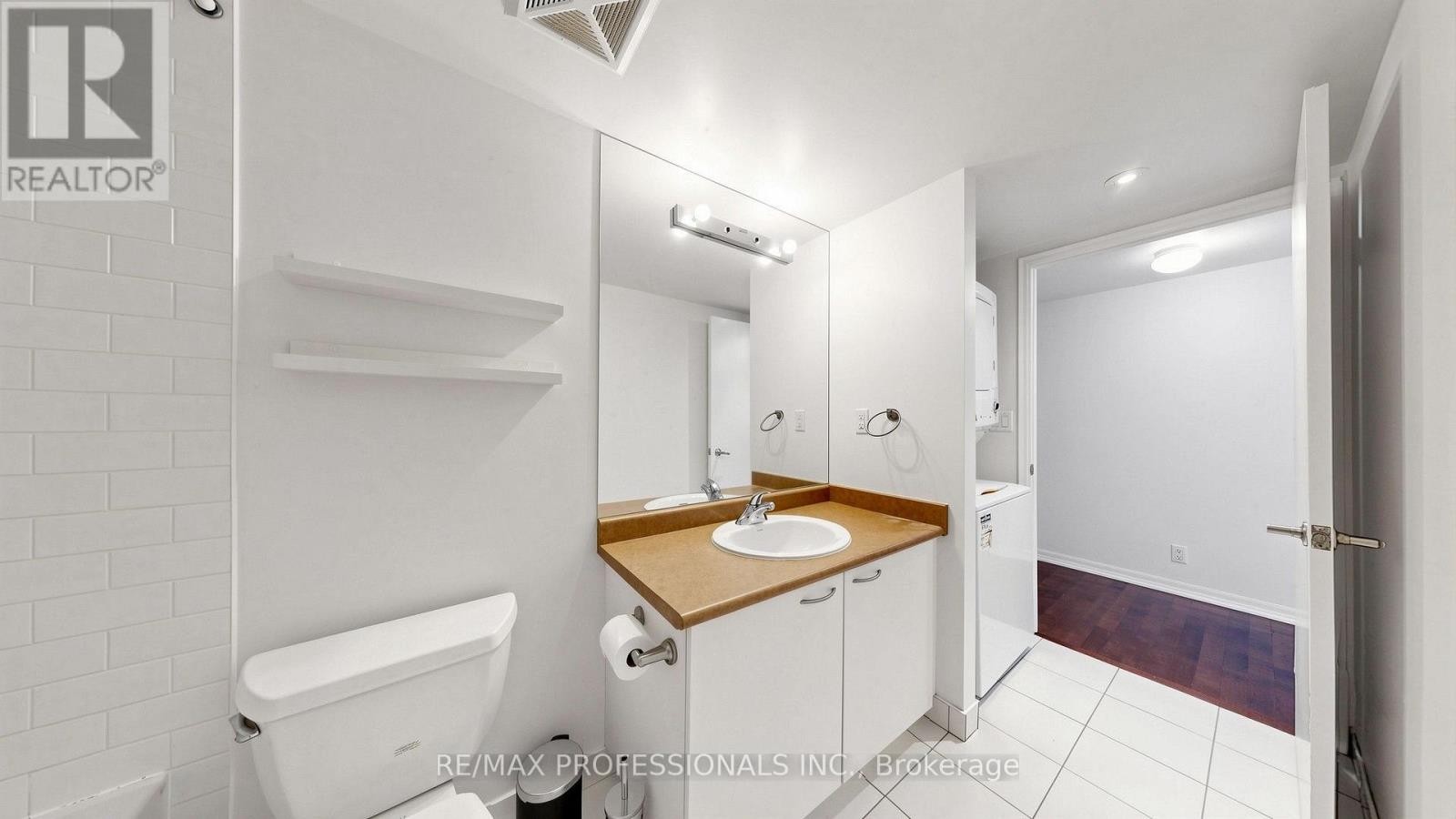 2008 - 22 Wellesley Street E, Toronto, Ontario  M4Y 1G3 - Photo 25 - C13672274