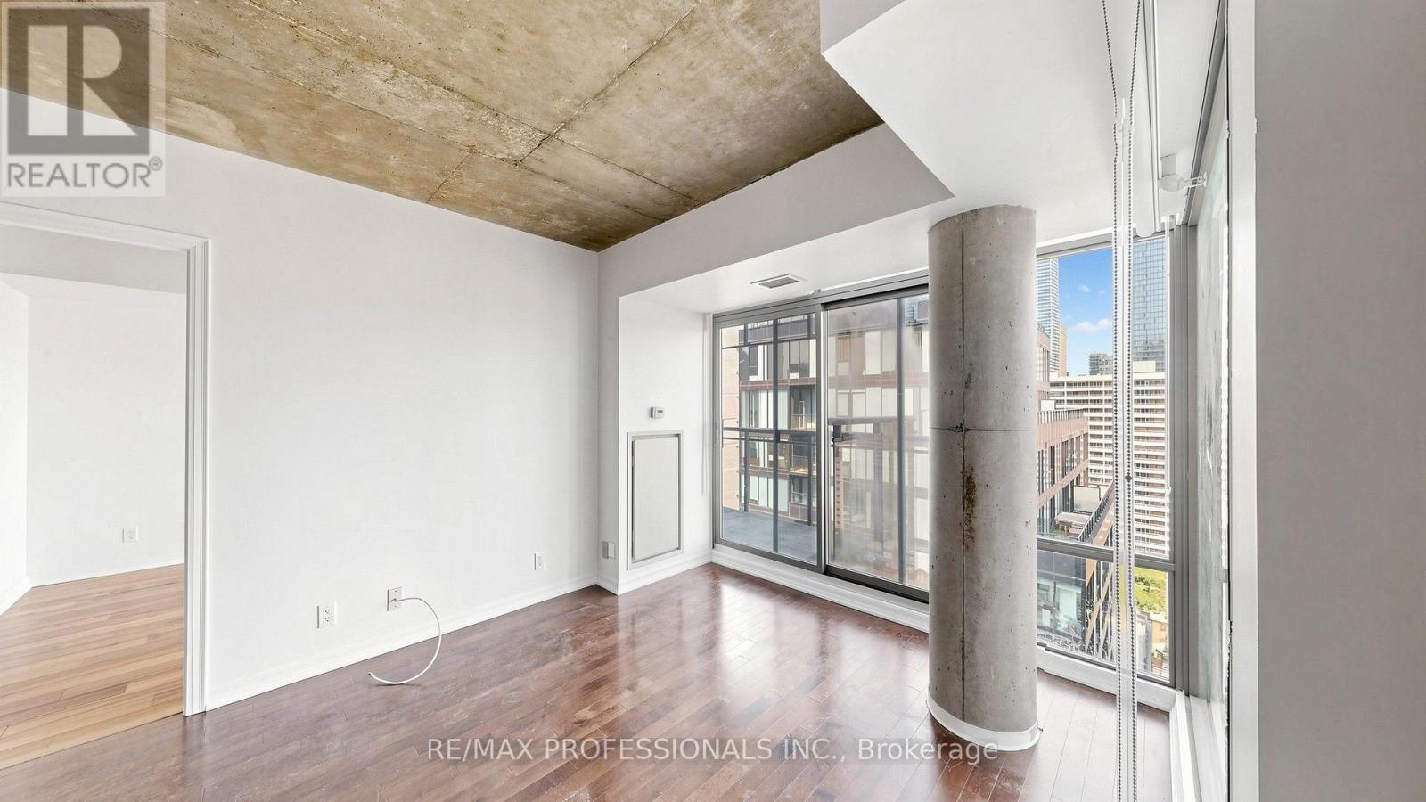 2008 - 22 Wellesley Street E, Toronto, Ontario  M4Y 1G3 - Photo 4 - C13672274