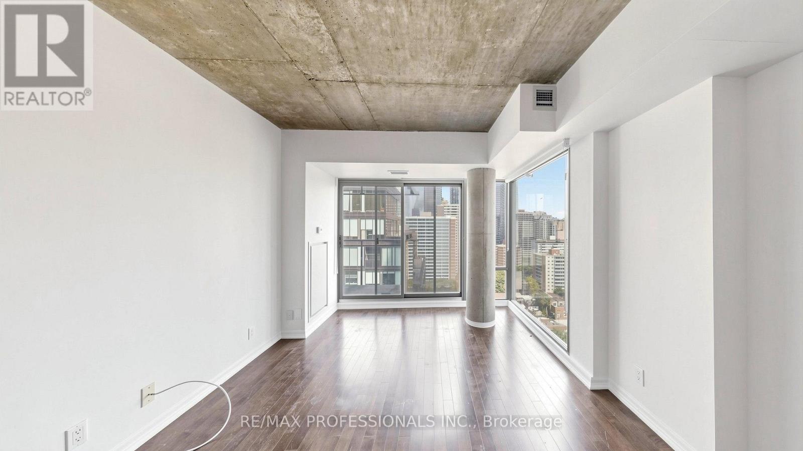 2008 - 22 Wellesley Street E, Toronto, Ontario  M4Y 1G3 - Photo 5 - C13672274