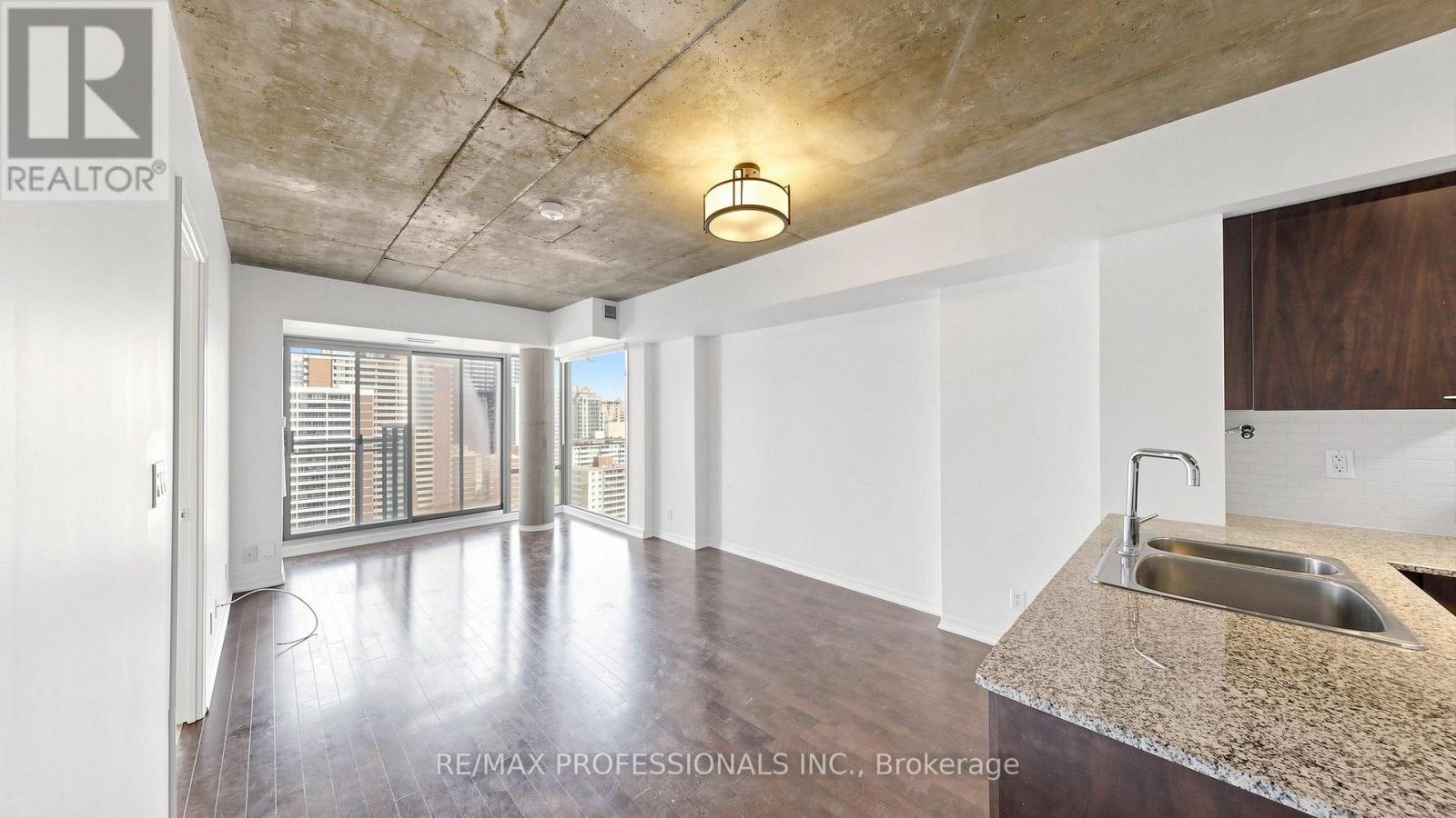 2008 - 22 Wellesley Street E, Toronto, Ontario  M4Y 1G3 - Photo 6 - C13672274