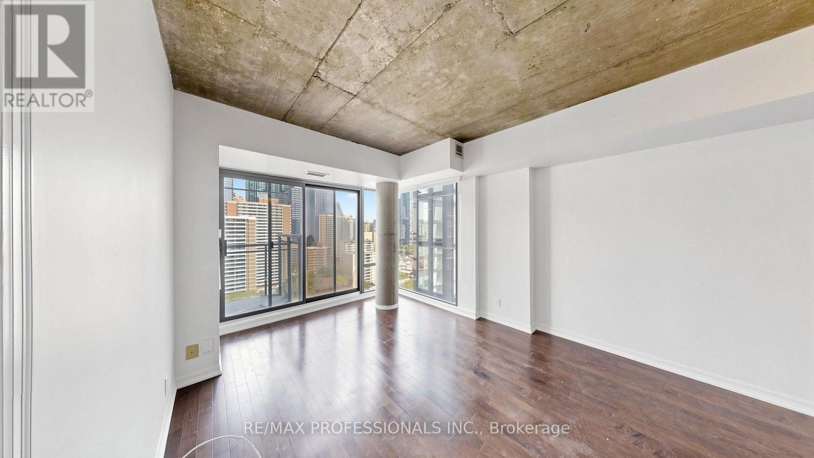2008 - 22 Wellesley Street E, Toronto, Ontario  M4Y 1G3 - Photo 8 - C13672274