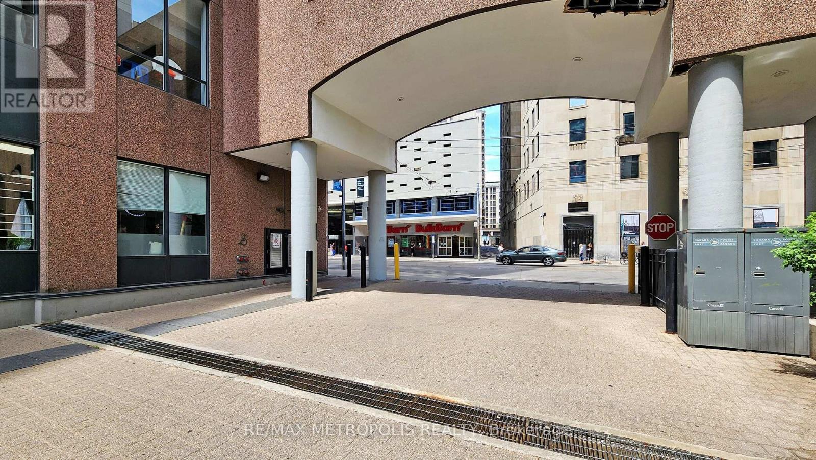 904 - 7 Carlton Street, Toronto, Ontario  M5B 2M3 - Photo 2 - C13672338