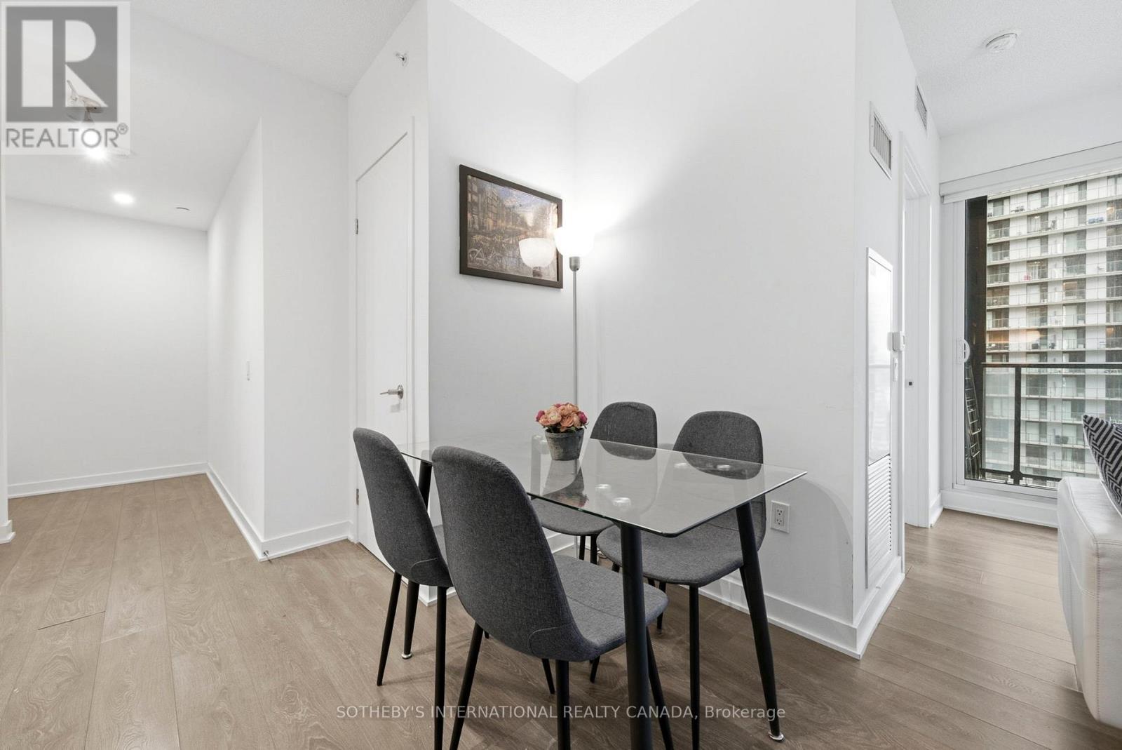 3208 - 125 Blue Jays Way, Toronto, Ontario  M5V 0N5 - Photo 11 - C13672402