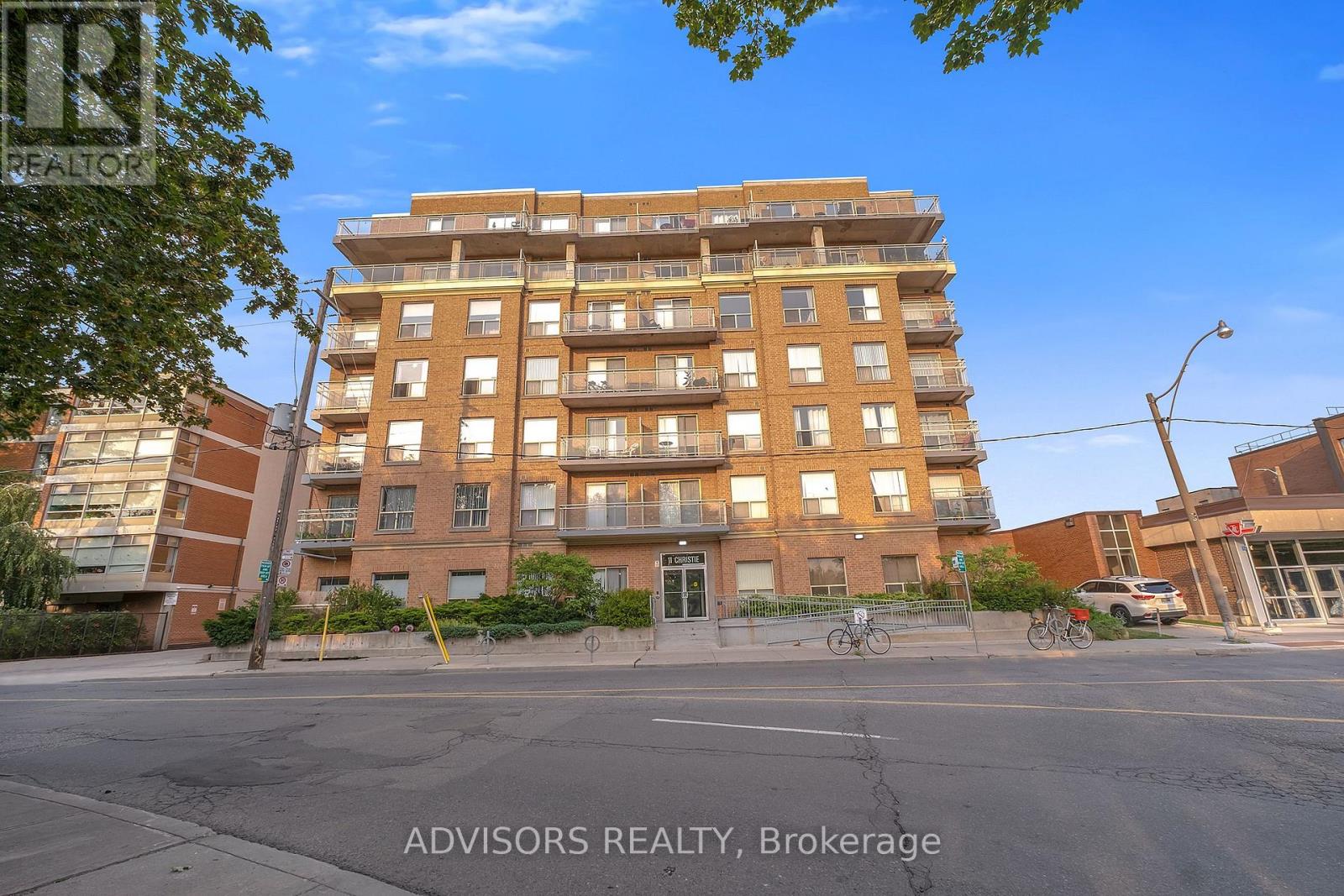 209 - 11 CHRISTIE STREET, Toronto, Ontario