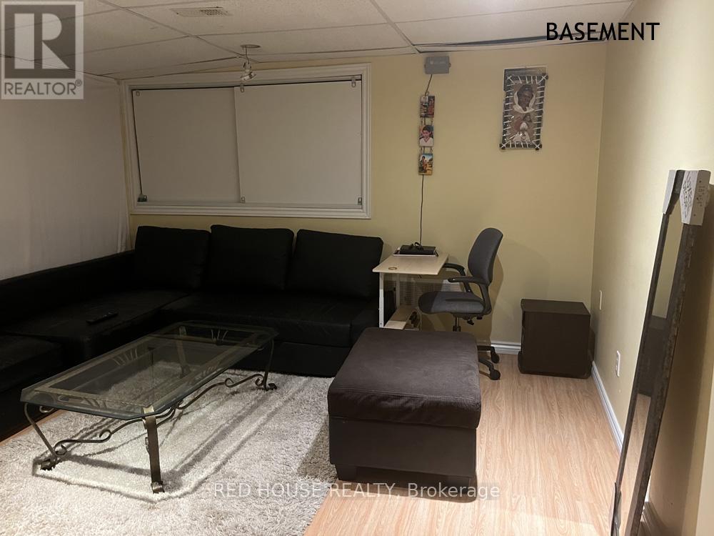 1533 O'connor Drive, Toronto, Ontario M4B 2V7 - Photo 11 - E12852460