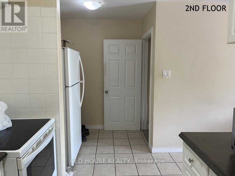 1533 O'connor Drive, Toronto, Ontario M4B 2V7 - Photo 6 - E12852470