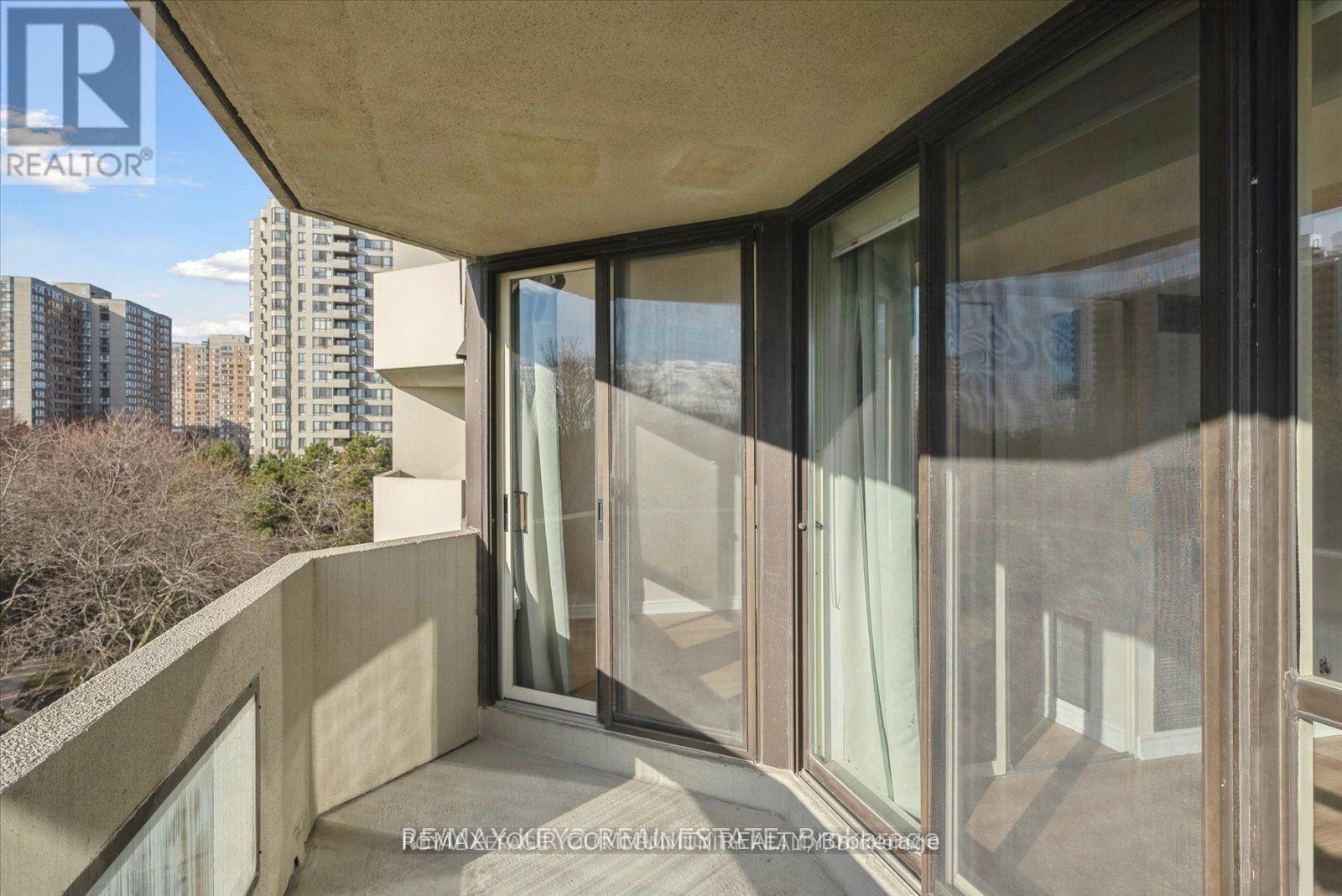 511 - 225 Bamburgh Circle, Toronto, Ontario  M1W 3X9 - Photo 11 - E13672356