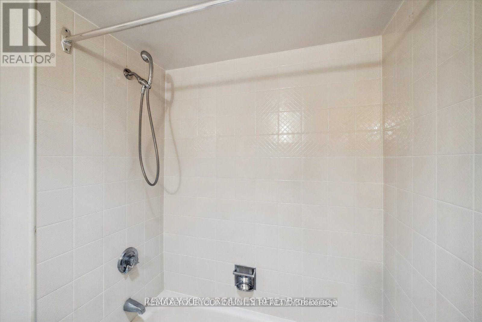 511 - 225 Bamburgh Circle, Toronto, Ontario  M1W 3X9 - Photo 18 - E13672356