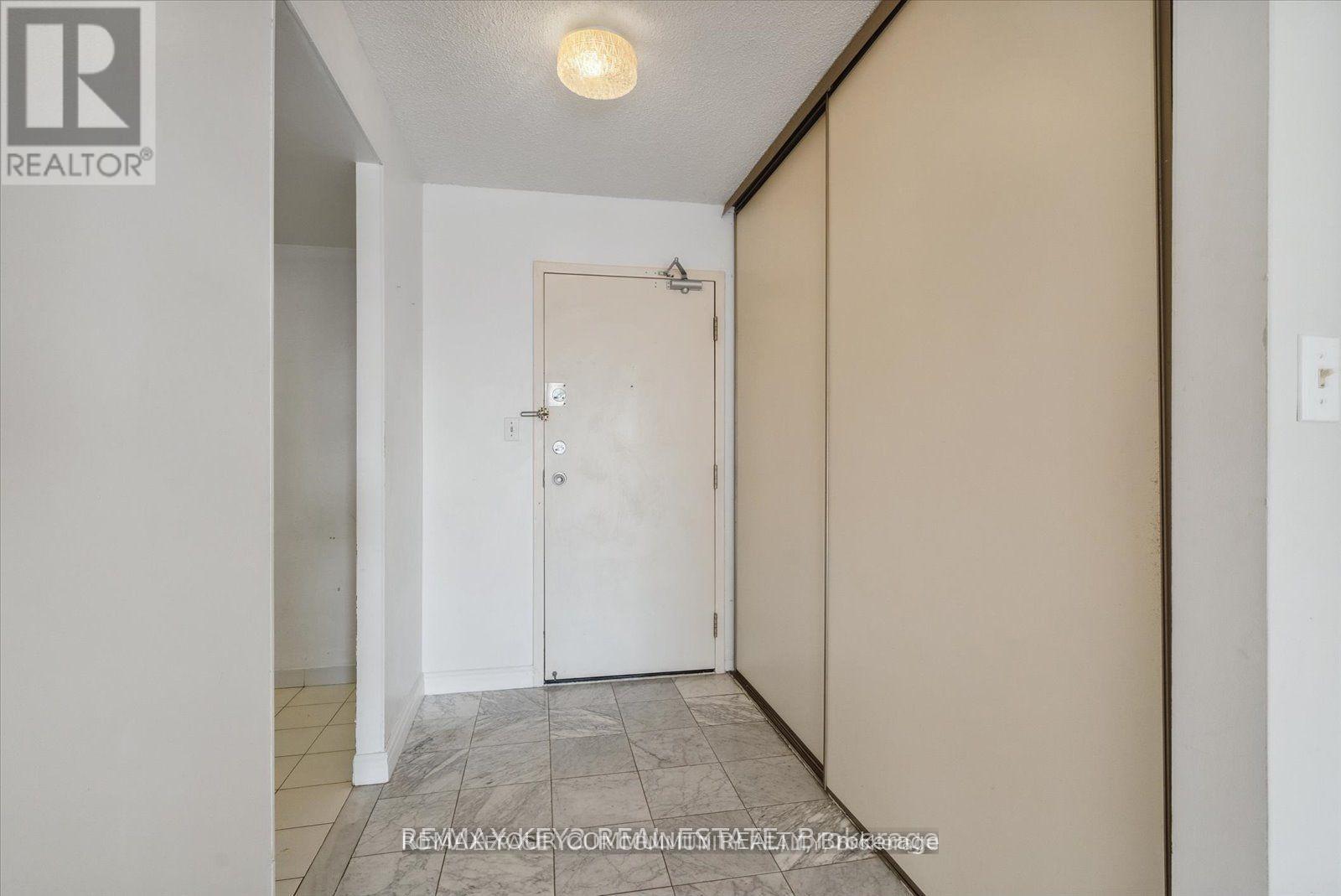 511 - 225 Bamburgh Circle, Toronto, Ontario  M1W 3X9 - Photo 3 - E13672356