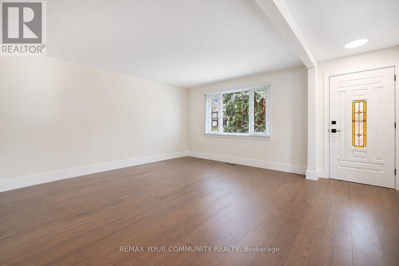 Main - 42 Lockerbie Avenue, Toronto, Ontario  M9N 3A2 - Photo 4 - W13573352